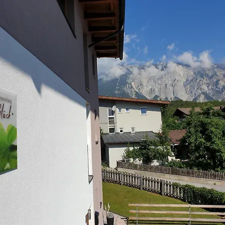 Zum Glueck Apartman *