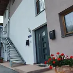 Апартаменты Zum Glueck Заутенс